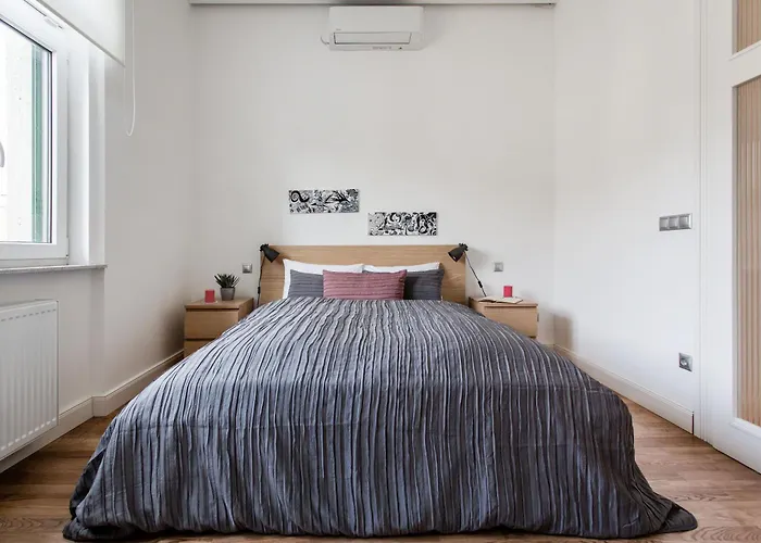 Luxurious Danubeside Apartment For 4